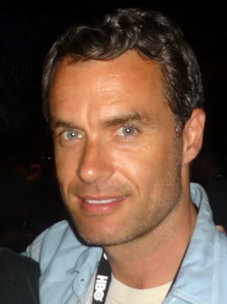 Murray Bartlett height profile photo