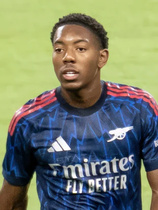 Myles Lewis-Skelly height profile photo