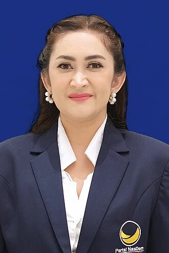 Nafa Urbach height profile photo