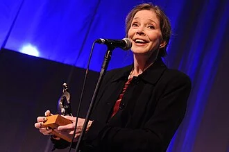 Nanci Griffith height profile photo