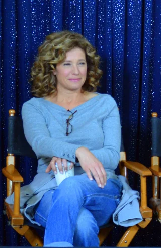 Nancy Travis height profile photo