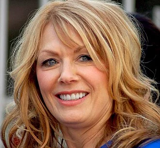 Nancy Wilson (rock musician) height profile photo