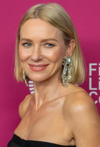 Naomi Watts height profile photo