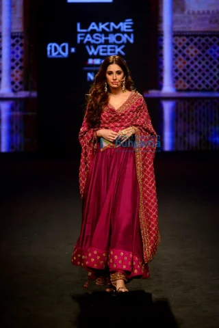 Nargis Fakhri height profile photo