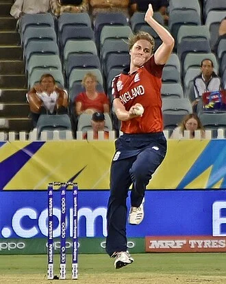 Nat Sciver-Brunt height profile photo