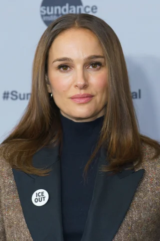 Natalie Portman height profile photo