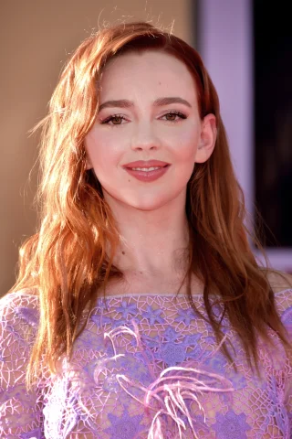 Natasha Bassett height profile photo