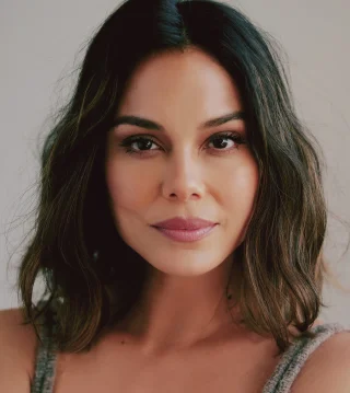 Nathalie Kelley height profile photo