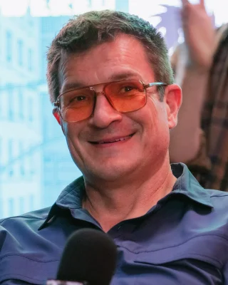 Nathan Fillion height profile photo