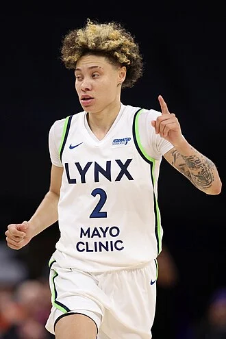 Natisha Hiedeman height profile photo