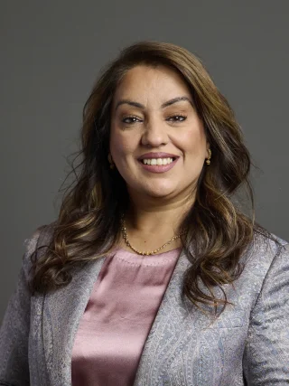 Naz Shah height profile photo