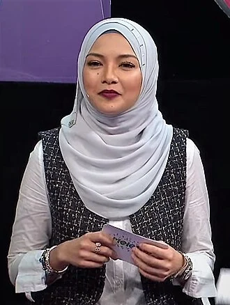 Neelofa height profile photo