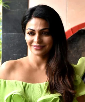 Neeru Bajwa height profile photo