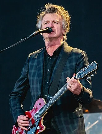 Neil Finn height profile photo