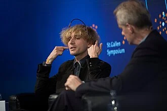 Neil Harbisson height profile photo