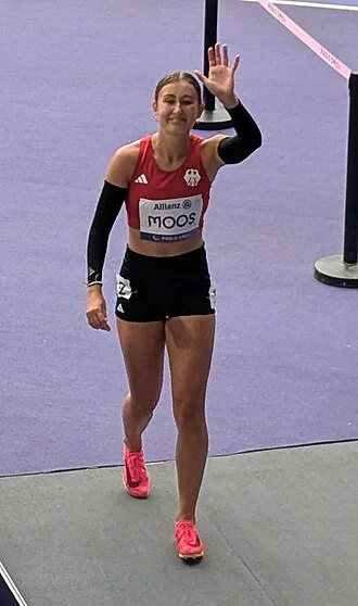 Nele Moos height profile photo