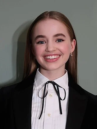 Nell Fisher height profile photo