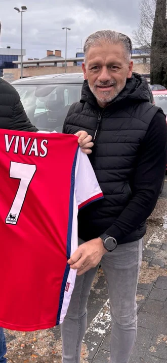 Nelson Vivas height profile photo