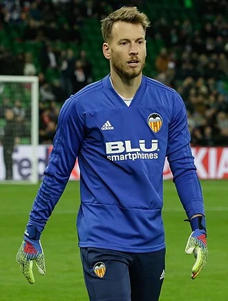 Neto (footballer, born 1989) height profile photo