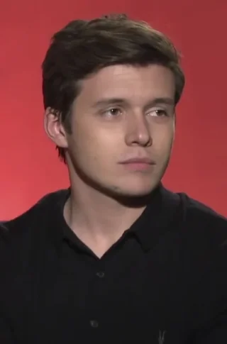 Nick Robinson (American actor) height profile photo