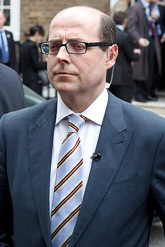 Nick Robinson (journalist) height profile photo