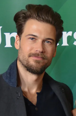 Nick Zano height profile photo