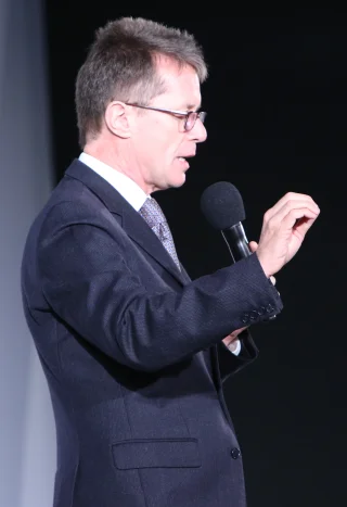 Nicky Campbell height profile photo