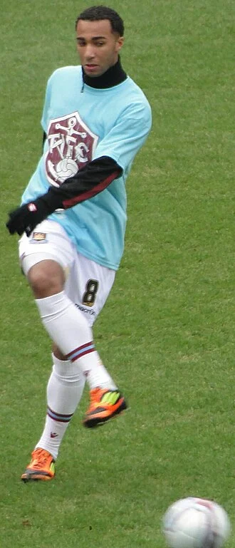 Nicky Maynard height profile photo