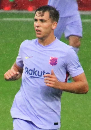 Nico González (footballer, born 2002) height profile photo