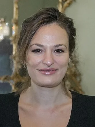 Nicola Benedetti height profile photo