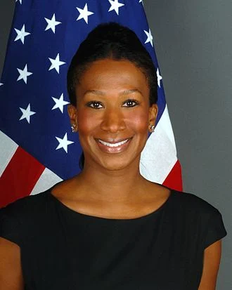 Nicole Avant height profile photo