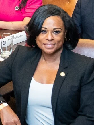 Nicole Collier height profile photo