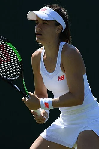 Nicole Gibbs height profile photo