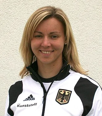 Nicole Reinhardt height profile photo