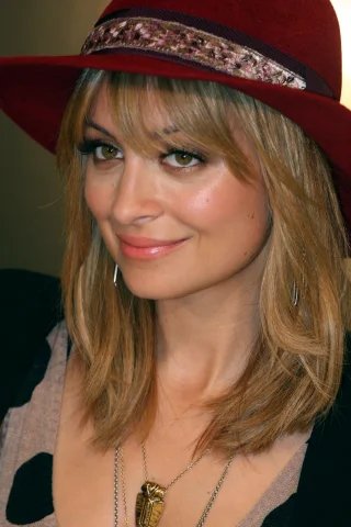 Nicole Richie height profile photo