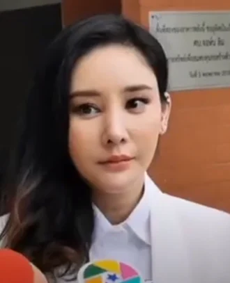 Nida Patcharaveerapong height profile photo