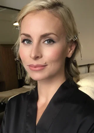 Niki Taylor height profile photo