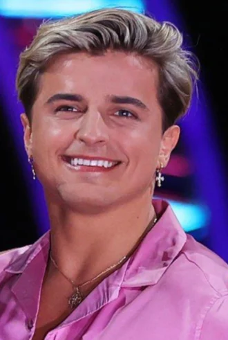 Nikita Kuzmin height profile photo