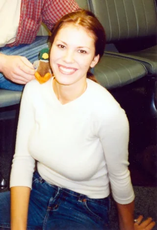Nikki Cox height profile photo