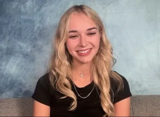 Nikki Roumel height profile photo