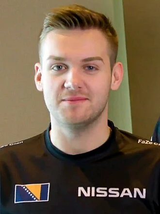 NiKo height profile photo