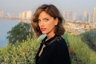 Noa Tishby height profile photo