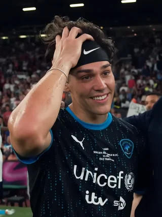 Noah Beck height profile photo