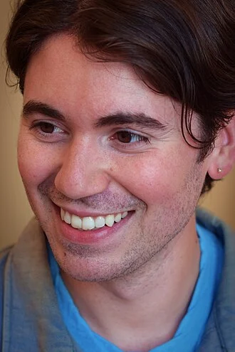 Noah Galvin height profile photo