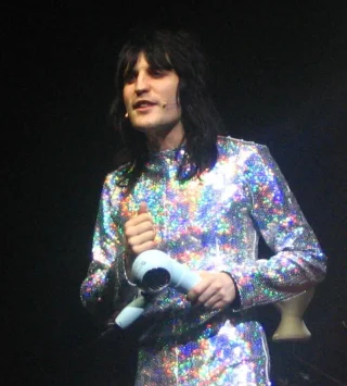 Noel Fielding height profile photo
