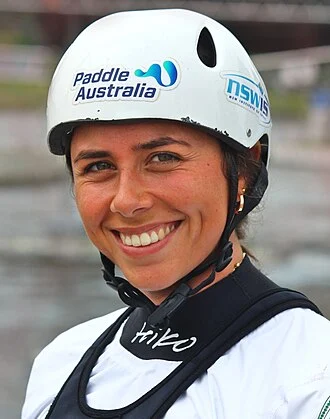 Noemie Fox height profile photo