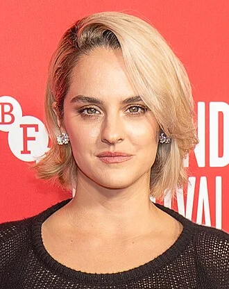 Noémie Merlant height profile photo