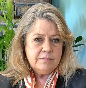 Noni Hazlehurst height profile photo