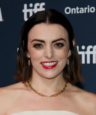 Nora-Jane Noone height profile photo