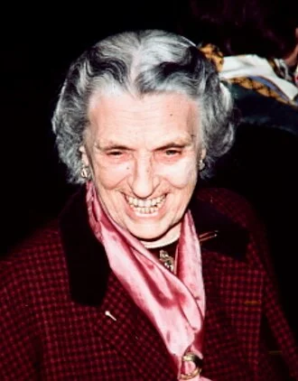 Norah Schuster height profile photo